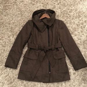 Brown long jacket with big collar and sidezipper &belt. New, Zara, L, 70%wool